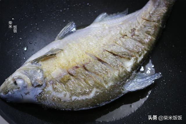 红烧鱼的家常做法大全，家常红烧鲤鱼的做法和步骤（这个做法我最喜欢）