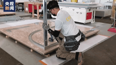 刮腻子成世界冠军，刮腻子世界冠军是谁（00后小伙刮腻子）