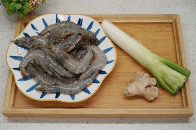 白虾怎么做好吃，冻南美白虾怎么做好吃（船老大教你做法）