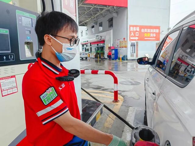 刨冰机多少钱一台，刨冰机价格（刨冰机（加油站服务有“凉”策）