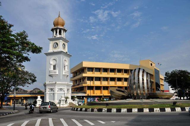 马来西亚免签吗，马来西亚护照免签国家排名（怎样获得马来西亚永居）