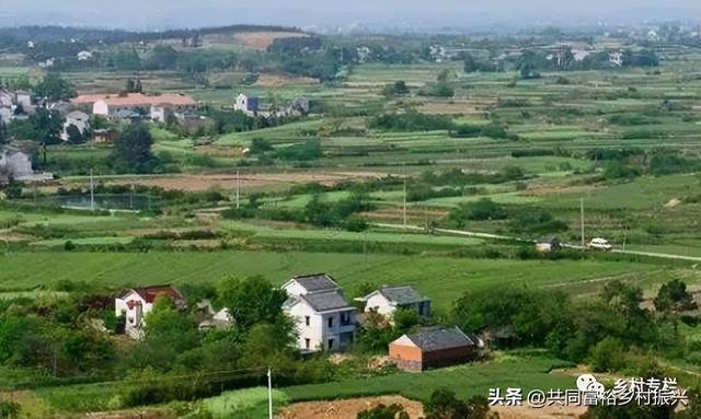 农村房屋异地搬迁政策，农村危房异地搬迁政策（“土地归并”每亩补偿6万）