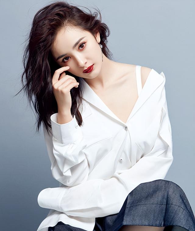 刘恺威与杨幂离婚4年：他单身抚养女儿，她情感沧桑依旧红