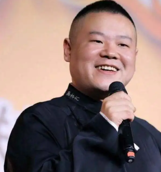 曹云金打岳云鹏，岳云鹏和曹云金打起来的原因（嘲讽男足被要求道歉）