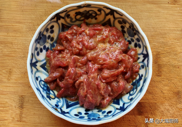 牛肉片怎么做好吃又嫩，滑牛肉片怎么做好吃又嫩（比豆腐还软嫩）