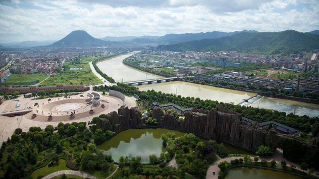 拍戏的横店在哪里具体位置，拍戏的横店在哪个城市（中国人自己的“好莱坞”）