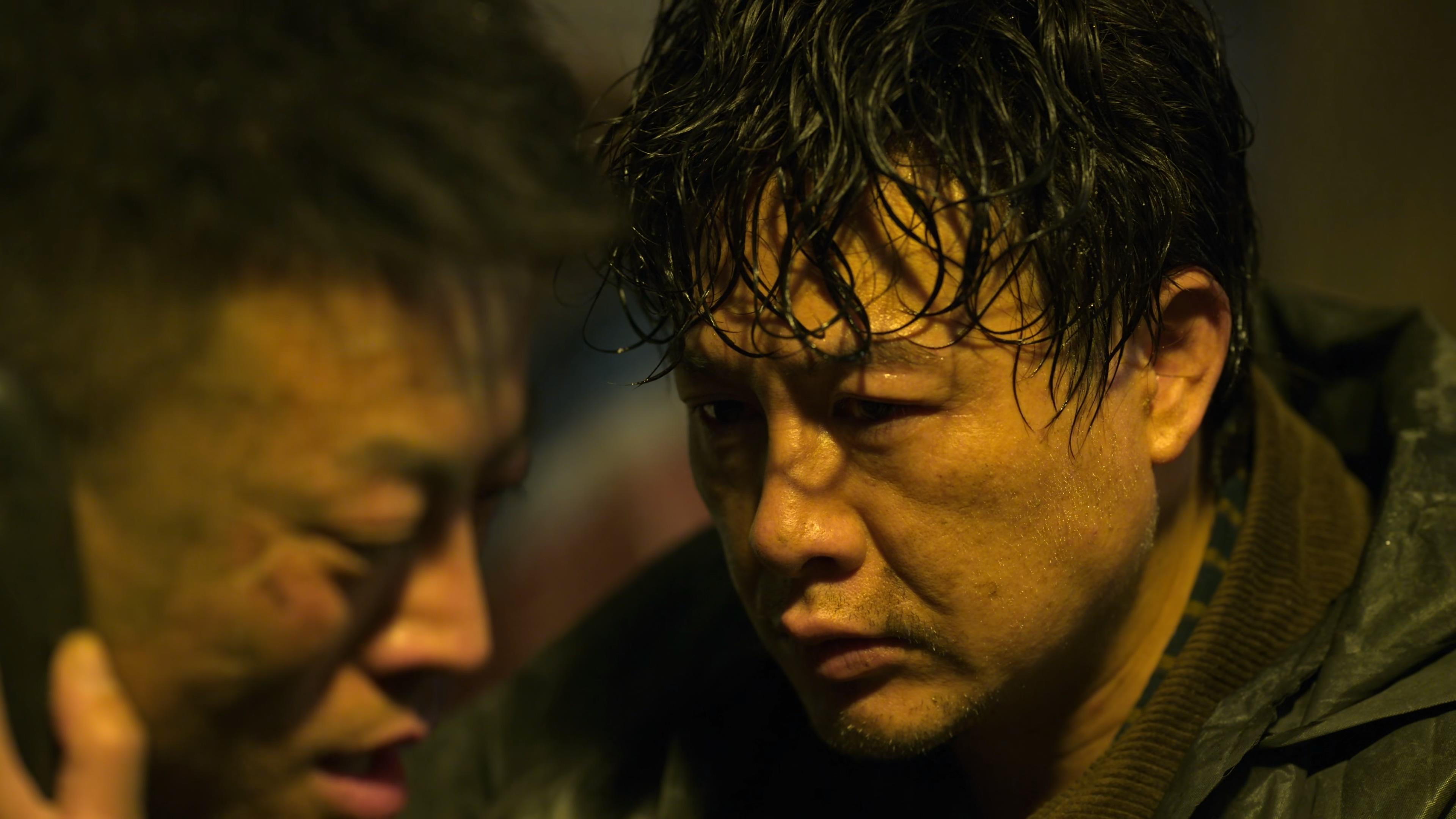 张颂文:饰演高启强,1976年出生,毕业于北京电影学院