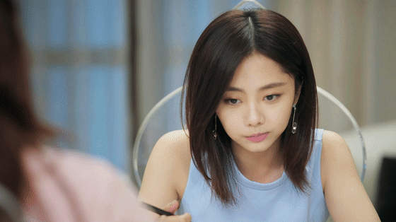 请叫我总监谭松韵家里各种奖项，谭松韵9部热播剧你看过几部