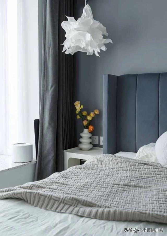 小卧室灯具怎么选，小卧室灯具怎么选购（卧室灯怎么选不会闪瞎眼）