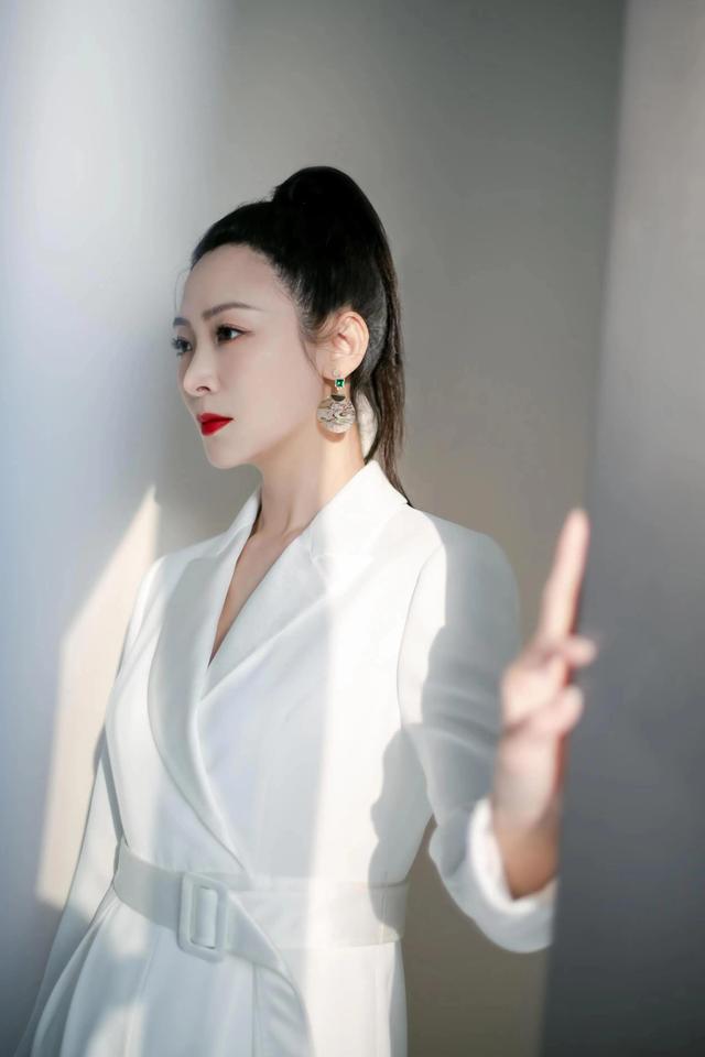 曲栅栅和黄海波，曲栅栅与黄海波近照（《狂飙》后程程曲栅栅首次哽咽提及丈夫黄海波）