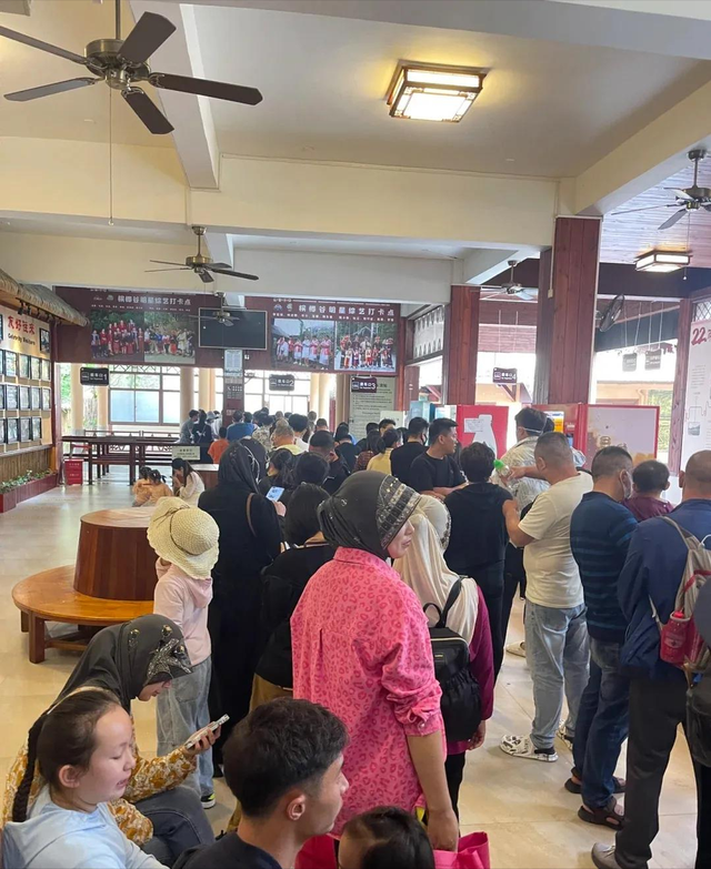 海南一日游槟榔谷导游推荐套餐，本地人从来不去的“槟榔谷”值得一游吗