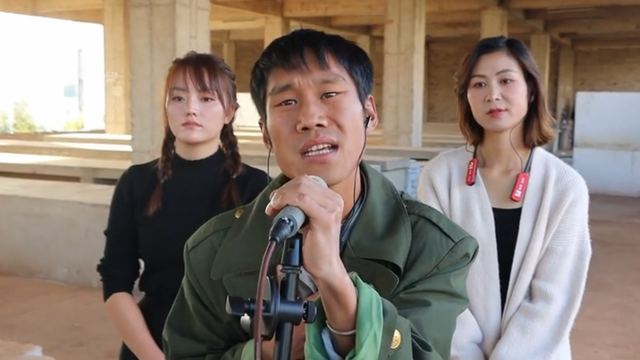 独特的网红艺名男，网络红人取艺名男（农村小伙凭独特嗓音成百万网红）