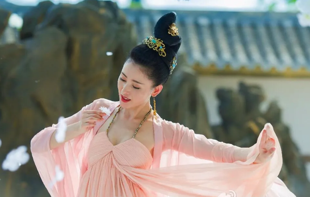 武动乾坤女主角是谁，武动乾坤女主角（屡遇渣男却越挫越勇）