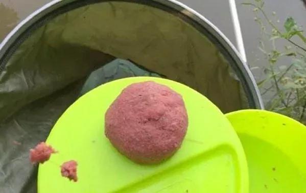 冬季野钓鲫鱼调四钓二最简操作法，新手也能快速上手轻松垂钓