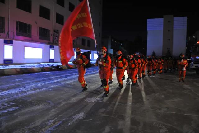 内蒙古锡林郭勒盟东乌珠穆沁旗发生3.1级地震 震源深度15千米，内蒙古锡林郭勒盟东乌珠穆沁旗发生3.1级地震（整装待发——东乌珠穆沁旗突发地震）