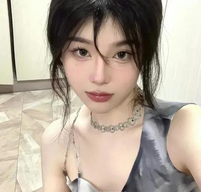 腹肌图片真实图不带脸，男生腹肌照片头像。微信（头像，帅哥美女，腹肌）