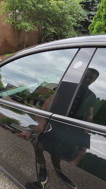 特斯拉怎么开门，特斯拉model3怎么开门（外国小哥竟人肉解锁特斯拉）