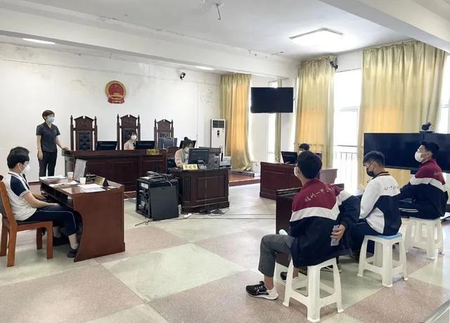 山东科技大学幼儿园，山东科技大学幼儿园泰安报名（少年法官“庭审”、萌娃喊话反诈...“小手拉大手”养老反诈普法来了）