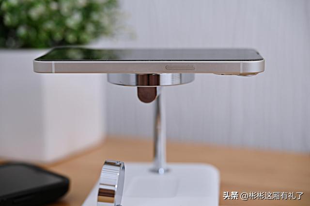 苹果官网充电器，我们一般在苹果官网买哪种充电器（苹果三件套3合1绿联充电器评测分享）