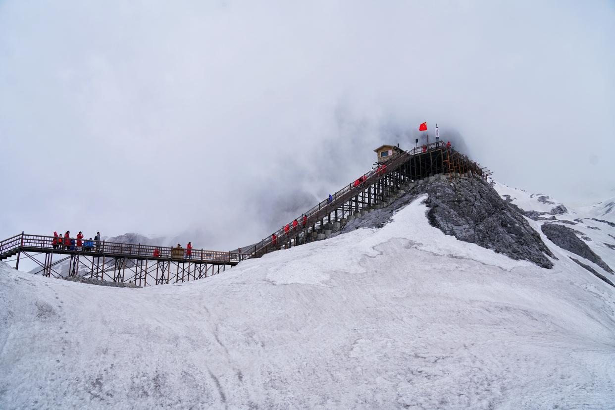 云南玉龙雪山旅游怎么样（云南丽江有座雪山风景壮丽）