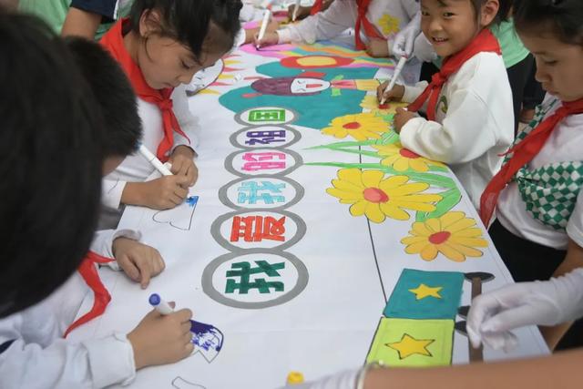 一年级少先队入队礼物，六一儿童节活动方案（石佛寺镇尚营小学举行少先队新队员入队仪式）