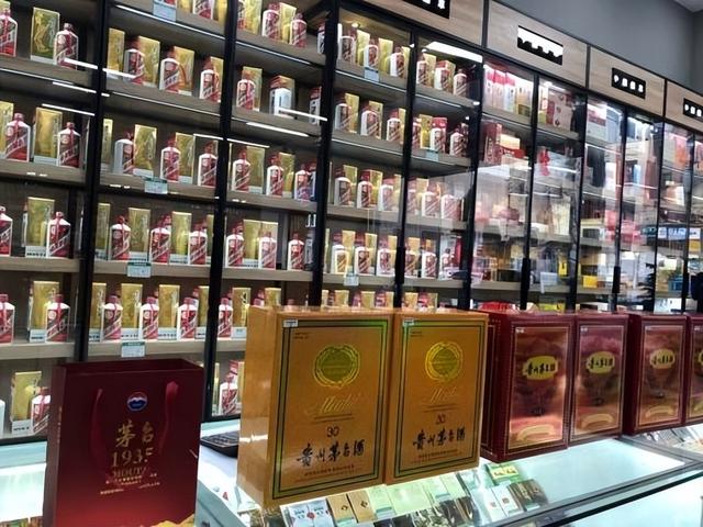 中国名酒排行榜前十名，中国名酒排行榜前二十名（茅台为何只排第5名）