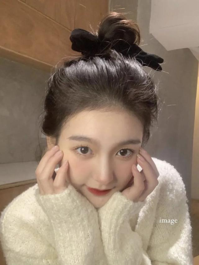 儿童发型图片 小女孩发型绑扎方法简单又可爱，儿童发型图片（几款绝美的新年公主编发）