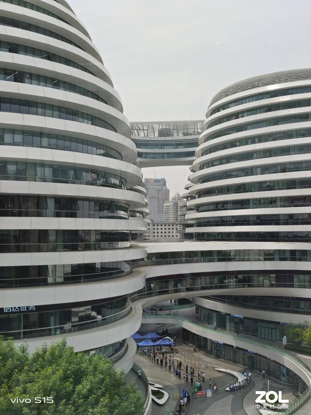 vivo s15详细参数，vivo（一款人像旗舰研究上性能了）