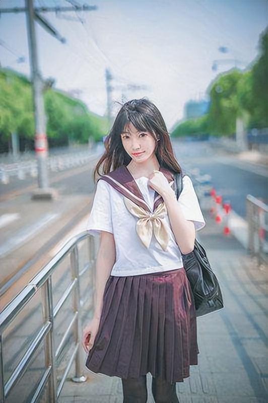 jk是什么风格衣服，jk裙子配什么袜子（仿佛夏日里的橘子汽水一样）