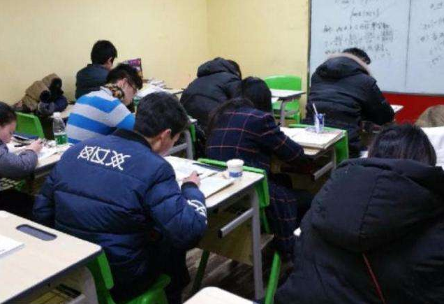 高三补习有用吗，高三有必要补课吗（高三下半学期很重要）