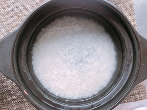 砂锅什么材质的好，金刚煲砂锅是什么材质（冬季煲汤砂锅选购指南）