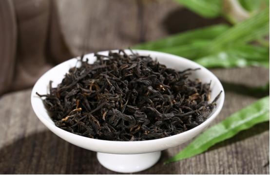 红茶的正确冲泡方法，红茶的正确冲泡方法步骤（该如何冲泡一杯好喝的红茶）