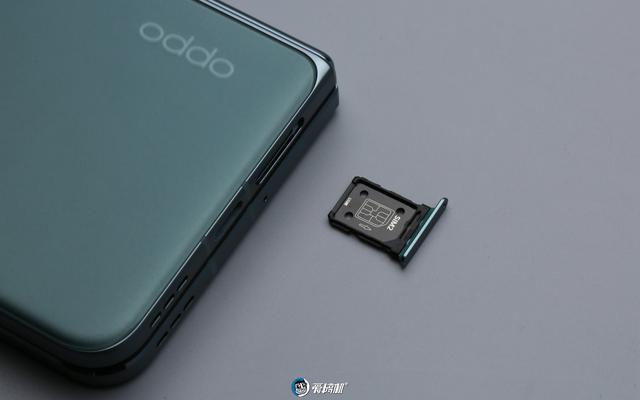 oppofindn评测，OPPO Find N对比三星（7999元起的“最小大折叠”）