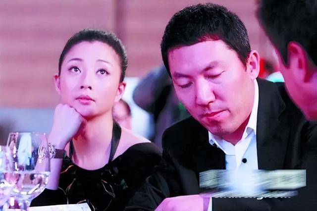 文强女明星，与富商、足坛名将均有交往（文强女明星）