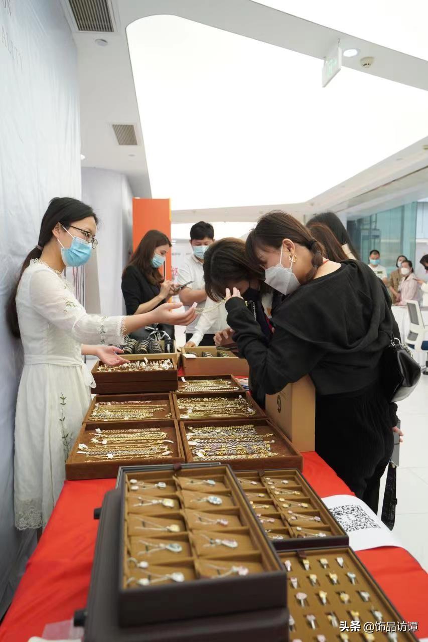 批发特色饰品(饰品进货)