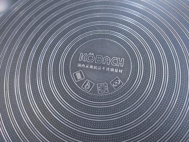 康巴赫炒锅怎么样，德国康巴赫炒锅怎么样（康巴赫第五代抗菌煎锅真的不粘锅）