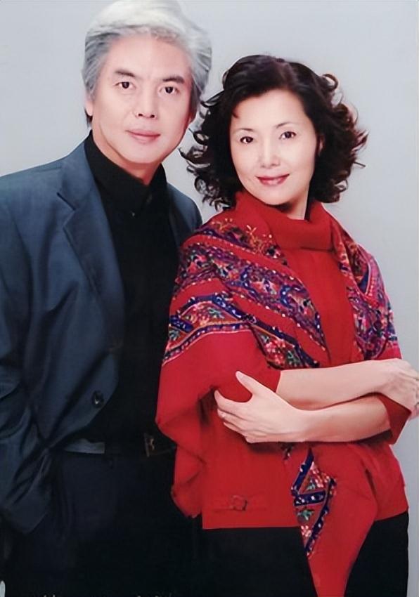 歌手姜黎黎简历，姜黎黎：嫁小3岁汪宝生