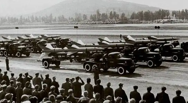 精兵简政的精是什么意思，精兵简政的精是什么意思字典上的解释（邓小平向全世界宣布裁军百万）