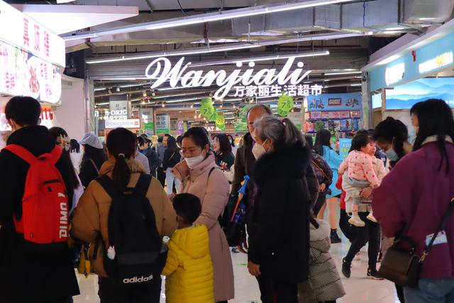 长沙万家丽免税店在哪里，网红长沙城，魅力万家丽
