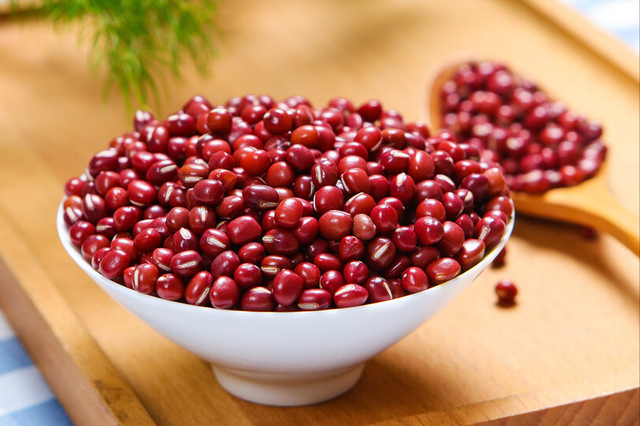 红豆没泡煮多久才会熟，红豆不泡煮多久才会熟（10分钟软烂开花）