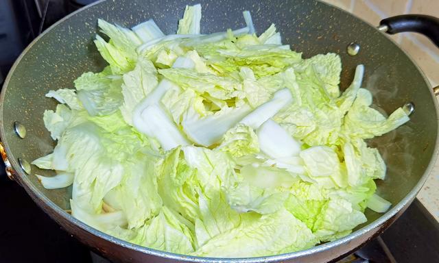 牛肚怎么做好吃又简单，生牛肚怎么做好吃又简单（多吃“冬补第一菜”）