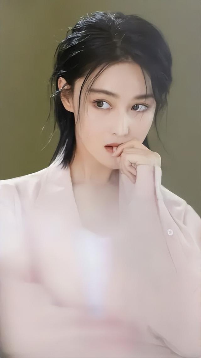 李晨张馨予生活照，张馨予写真 生活照（张馨予：游离吴卓羲和李晨后）