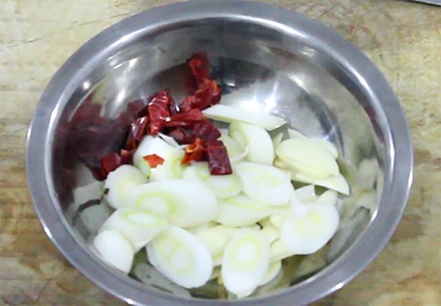 立秋吃什么传统食物，立秋吃什么传统食（老人说“立秋吃4宝）