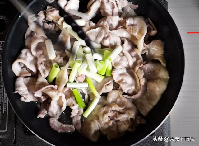 肥肉怎么做好吃，纯肥肉怎么做好吃（大叔教你葱烧猪五花）