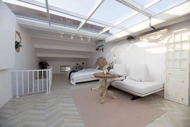 好听的房间名，好听的房间名字唯美（地中海风白房子落地窗……在浦东“圣托里尼”邂逅蓝白Dream）