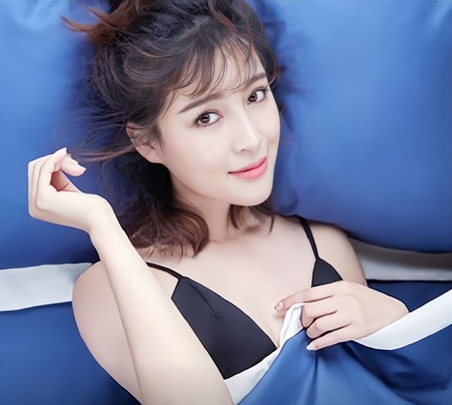 演员甘婷婷简历，甘婷婷：曾手握百余支广告