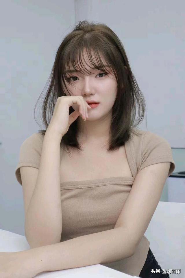 亚麻色头发适合什么女生，看看这14款，效果就是不一样
