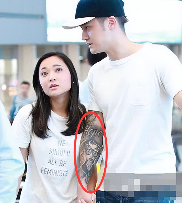 蒋劲夫家暴的来龙去脉，终于为他当初的粗暴行为