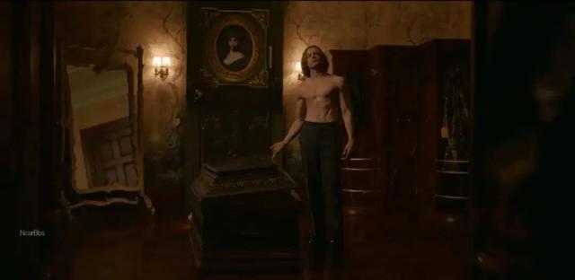 第一部吸血鬼电影，细数十大吸血鬼电影（爱欲迷幻的血腥宇宙）