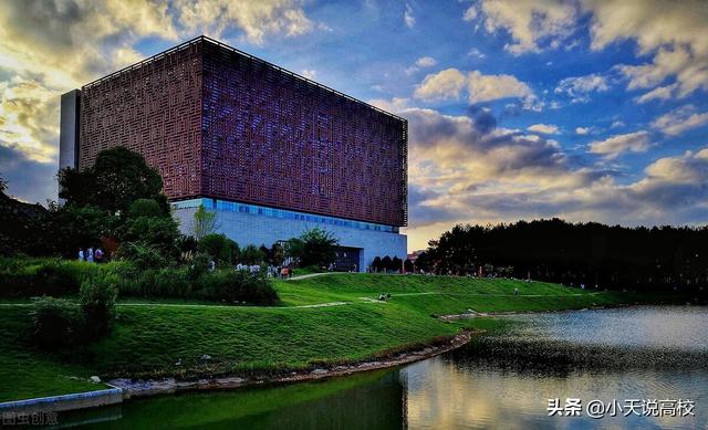 安徽理科560分能上什么大学，安徽2021高考文理科560分可以报哪些大学（一起看下2021年高考情况吧）